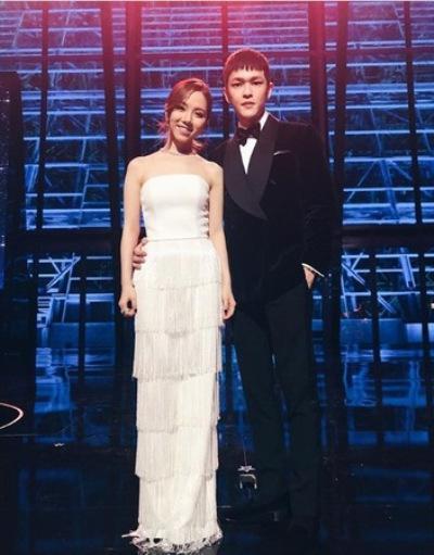 邓紫棋ins上甜蜜告白男友 网友直呼：还让不让单身狗活了