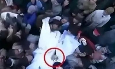 ​盘点女明星被“咸猪手”揩油场面，网友看了直摇头