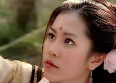 ​47岁的谢韵仪经历过一段婚姻，之后退出娱乐圈，下海经商，很幸福