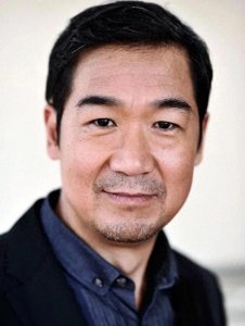 ​张国立：中国演艺界的璀璨明星，用演技和才华点亮银幕的传奇人物