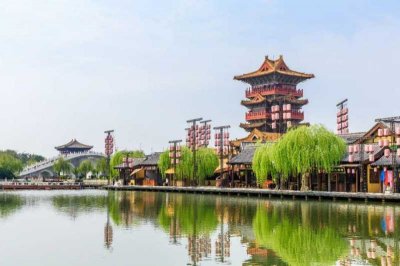 ​岳飞的满江红诗(10首经典《满江红》，怒发冲冠，壮怀激烈，读一次振奋一次)