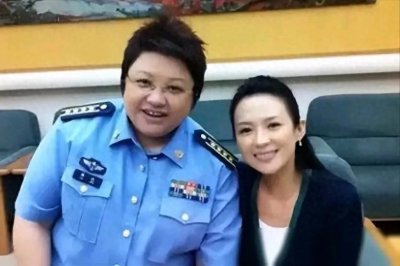 ​管彤与韩红：娱乐圈中的真挚挚友