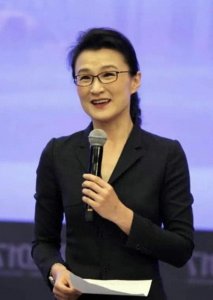 ​“央视名嘴”董倩：坐镇央视25年，被骂“滚出主持界”，经历了啥