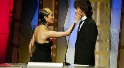 ​明星众目睽睽之下被扇巴掌！朱茵台上被骂“母猪”气愤赏他一丈红