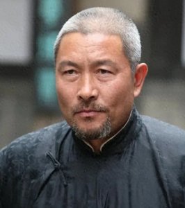 ​国家一级演员沙景昌：拍戏所得全交妻子，帅气儿子成了他的心病