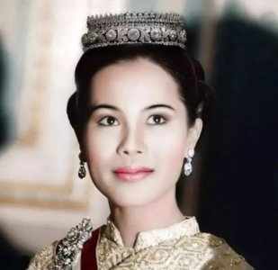 ​她被丈夫挚爱一生，执掌后位70年，却出轨保镖，结局让人意外