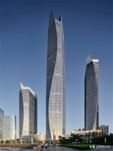 ​前身是个大酒店，现在是城市CBD，当地第一高楼—青岛海天中心