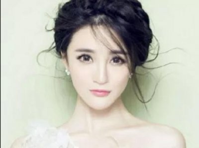 ​刘玥霏：璀璨星光下的演艺传奇，实力女演员的辉煌之路