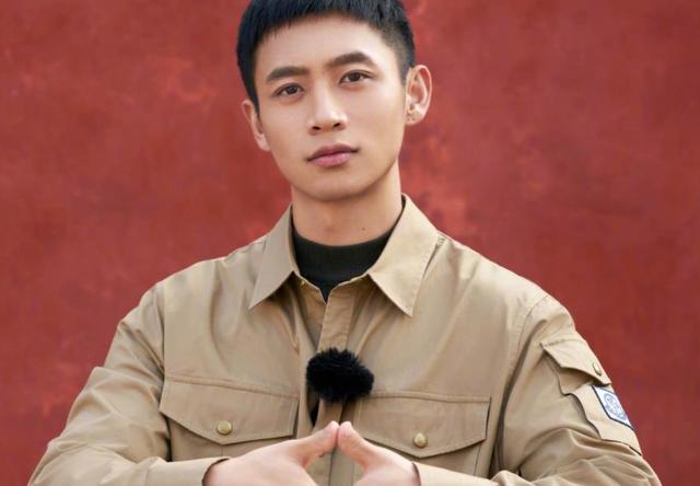 魏晨结婚最正确的打开方式 魏晨七夕情人节晒婚纱照秀恩爱(2)