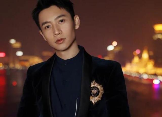 魏晨结婚最正确的打开方式 魏晨七夕情人节晒婚纱照秀恩爱(7)