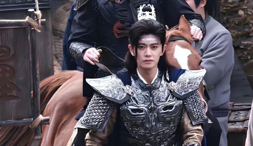 再凹“少年感”就腻了!张颂文与金世佳的清醒,会让多少人羞红脸