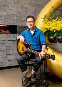 ​沧桑罗大佑：从医生到著名音乐人，再婚后58岁做父亲