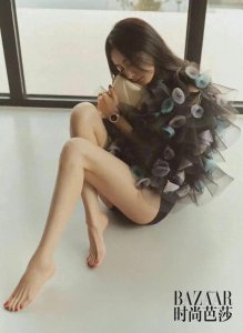 ​杨幂大长腿系列：超惊艳写真图集来袭