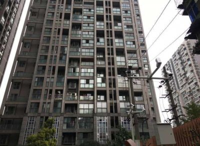 ​成都部分小区摄像镜头朝天 居民心里石头落地