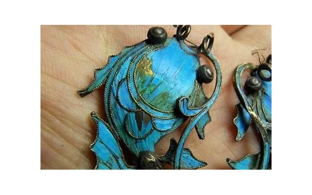 山东：小伙约好朋友喝酒，试探性表白一下，结果女孩主动上前亲吻