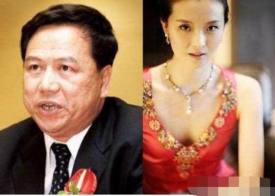 44岁的“晴格格”王艳近照,满脸皱纹,美人迟暮,让人认不出来!