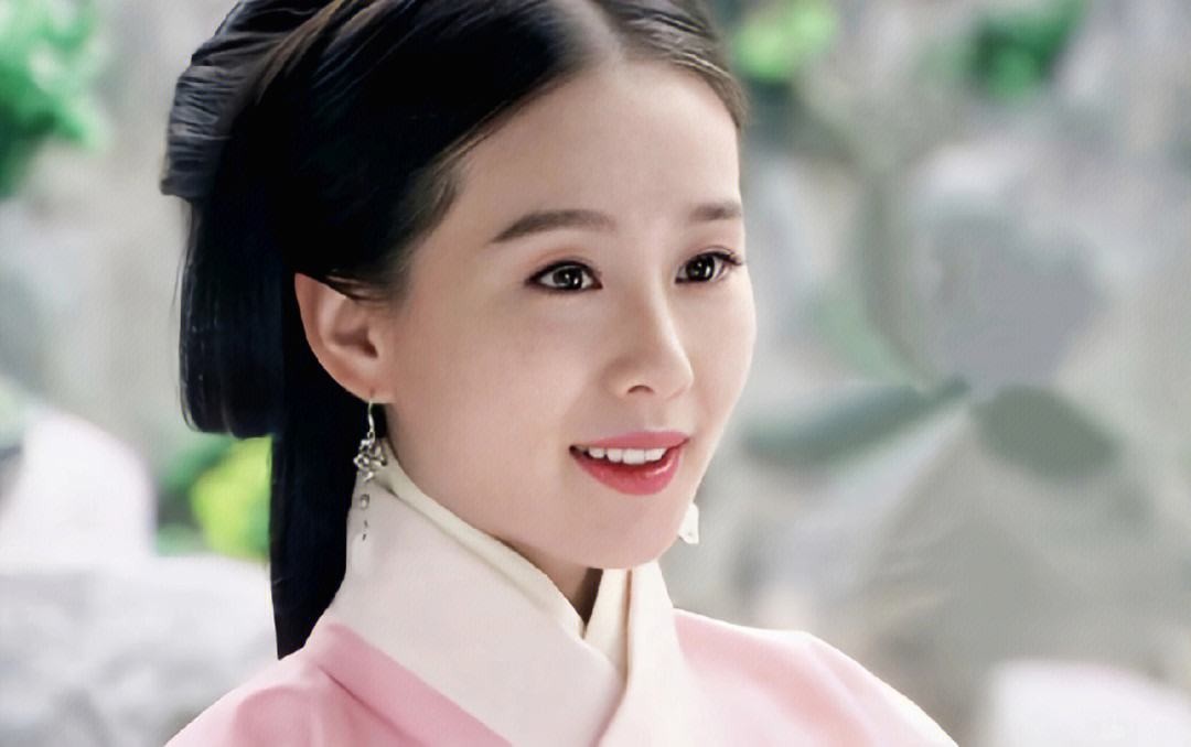 6岁刘诗诗现身上海！单扎马尾充满青春活力，肤白貌美似18岁少女