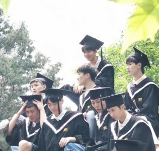 ​王俊凯是在哪所大学毕业的，王俊凯大学毕业照来了