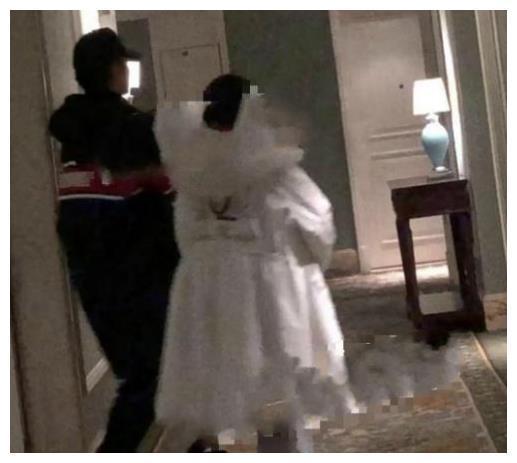 张丹峰继续发酵,洪欣狂删微博,大张伟早有预言?