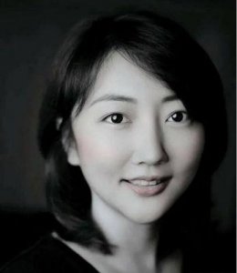 ​李云迪的个人信息被揭露，他被指控与前妻关系复杂，而他的现任女友却一无所知