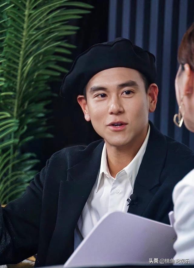 彭于晏年轻时的帅照（路人镜头下的彭于晏有多帅）(7)