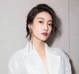 ​啜妮：父亲是一级演员，被陈道明赏识，如今33岁却不想红