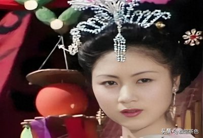 ​63岁演员马兰：退居幕后成老板，和丈夫余秋雨定居上海，没有孩子