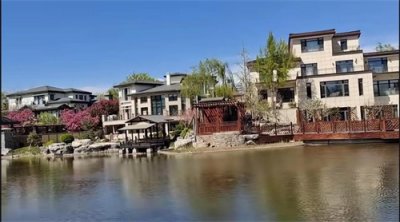 ​这里就是女明星赵丽颖居住的价值上亿的位于北京朝阳区的别墅豪宅