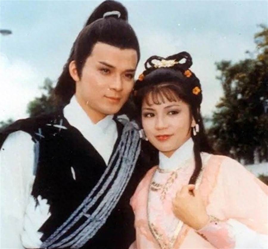 情不知所起，一往而深之俏黄蓉翁美玲