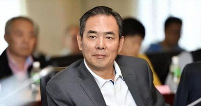 ​64岁蔡振华妻子，竟是我们熟悉的她，如今演员儿子成为两人的自豪